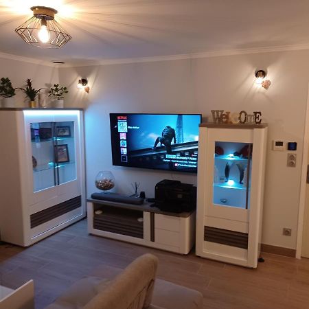 Chambre Privee/Climatisee+Tv /Petit Dejeuner Inclu/Tout Confort ヌヴェール エクステリア 写真