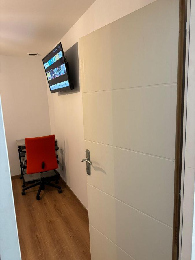 Chambre Privee/Climatisee+Tv /Petit Dejeuner Inclu/Tout Confort ヌヴェール エクステリア 写真