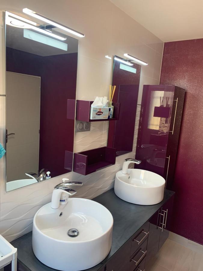 Chambre Privee/Climatisee+Tv /Petit Dejeuner Inclu/Tout Confort ヌヴェール エクステリア 写真