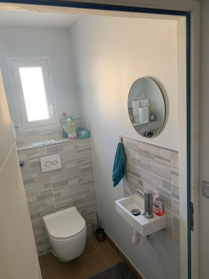 Chambre Privee/Climatisee+Tv /Petit Dejeuner Inclu/Tout Confort ヌヴェール エクステリア 写真