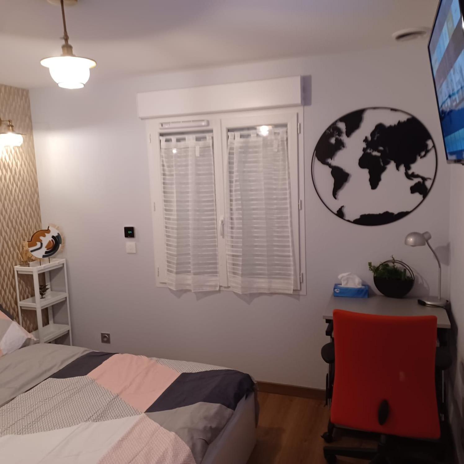 Chambre Privee/Climatisee+Tv /Petit Dejeuner Inclu/Tout Confort ヌヴェール エクステリア 写真